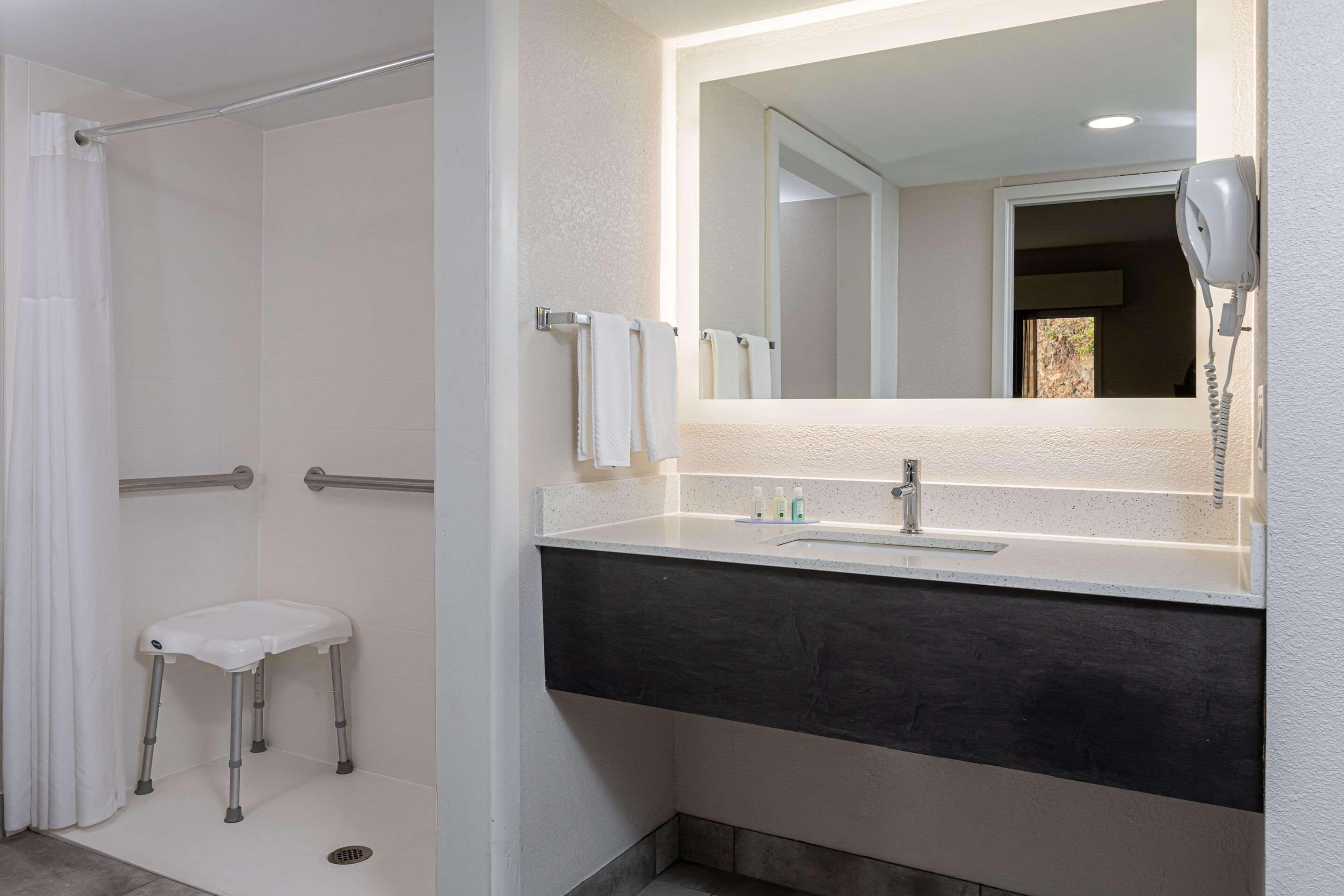 Quality Inn Asheville Downtown Tunnel Rd Экстерьер фото